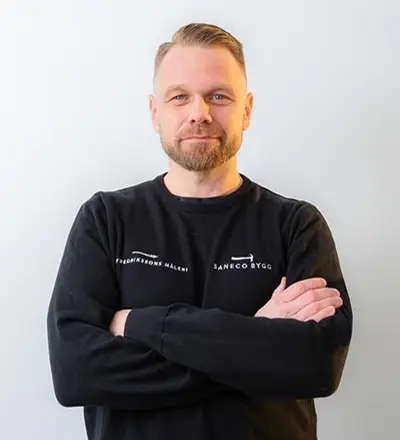 Porträtt av Jonas Fredriksson Verksamhetschef Måleri på Saneco Bygg AB på Lidingö i Stockholm.