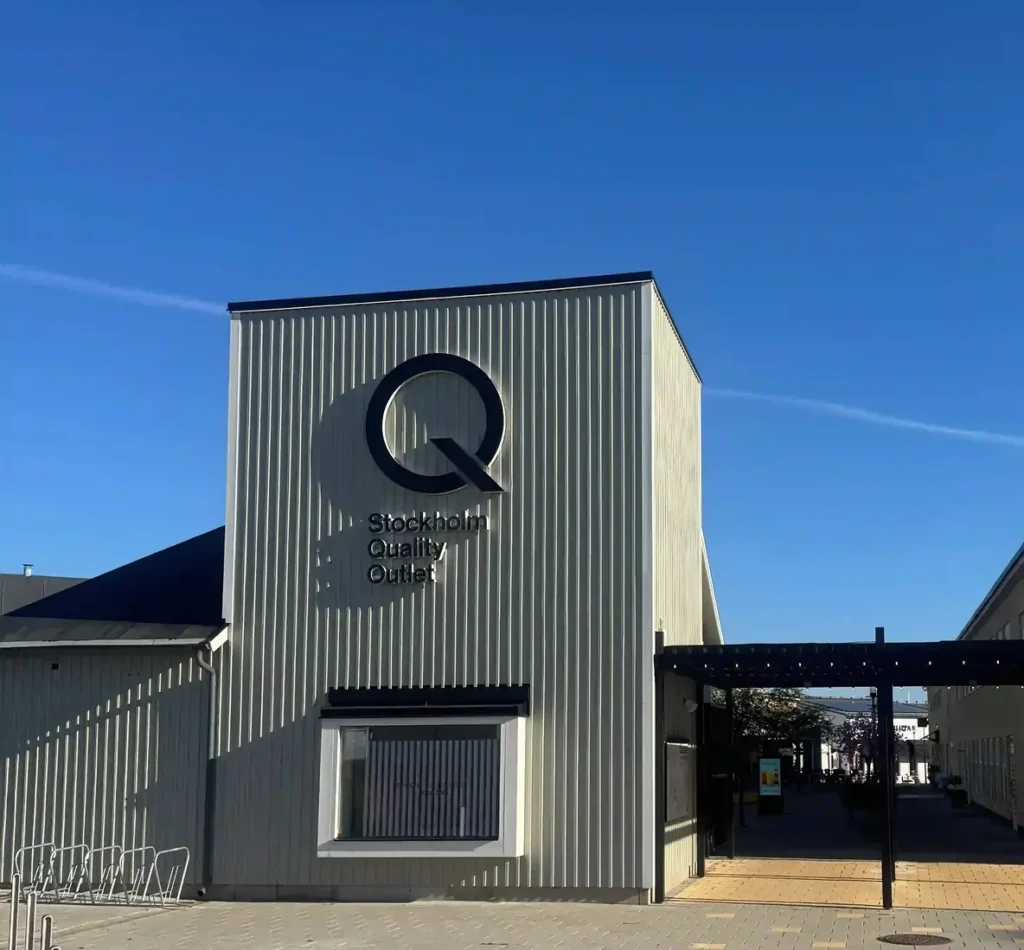 Ny centrumentré på Stockholm Quality Outlet efter färdigställd nybyggnation.